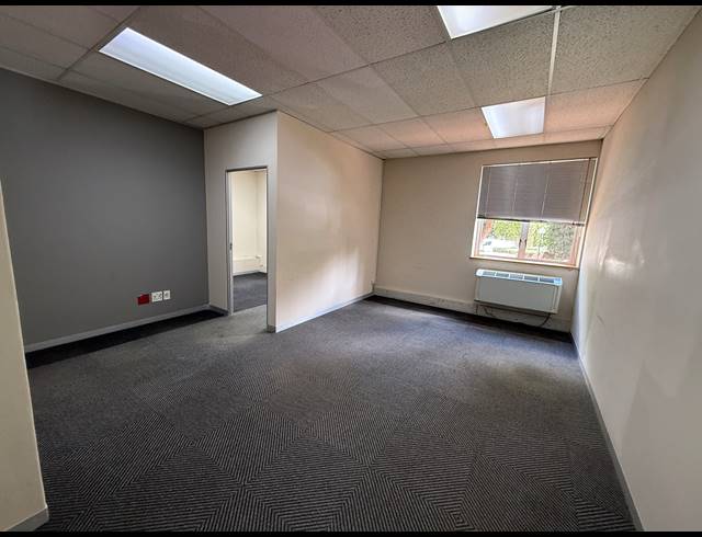 313M² OFFICE TO LET IN RIVIERA